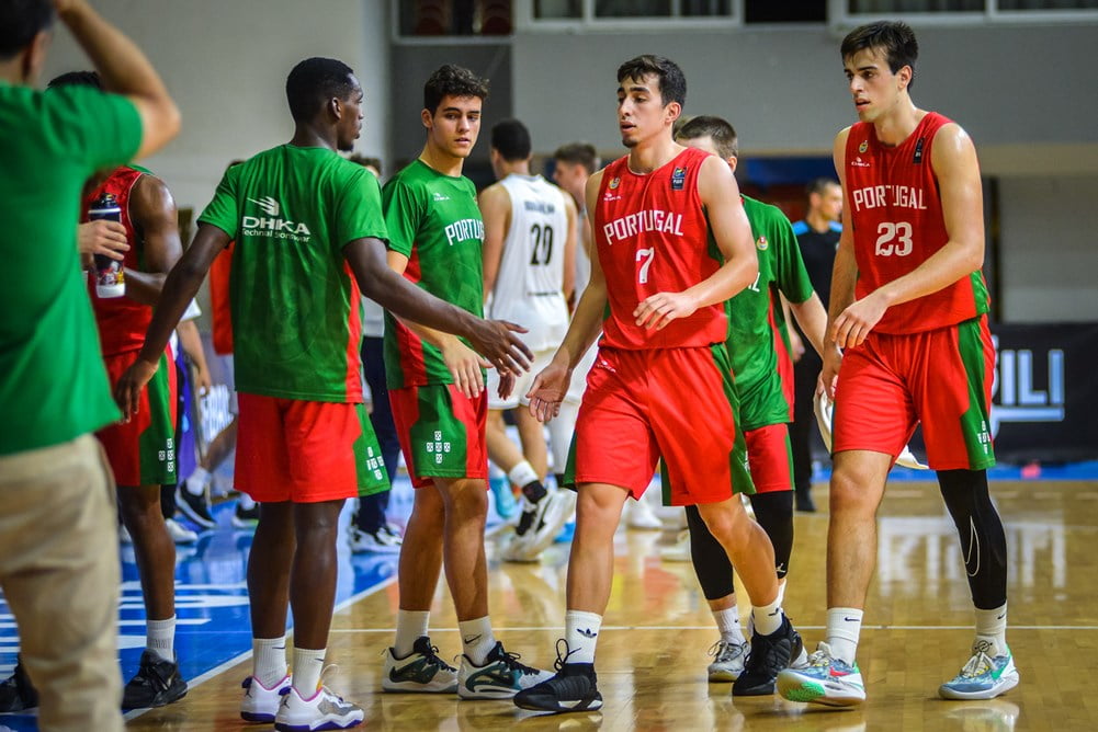 découvrez comment l'éclat de clark et reese a propulsé la victoire spectaculaire de team usa, mettant en lumière leurs performances exceptionnelles.